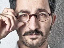 Kendi Yazarını Ölümle Tehdit Etti
