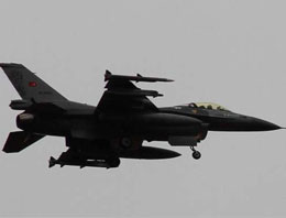 Esed'in savaş uçağı düşürüldü