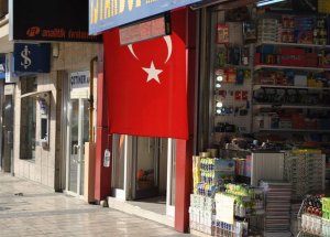 Esnafın Bayrak Hassasiyeti!