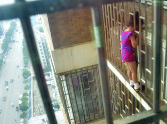 70 metre yükseklikte sıkışıp kaldı!