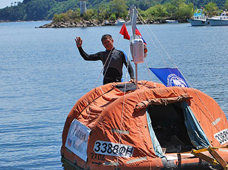 Karadeniz'i yüzerek Rusya'ya geçecek