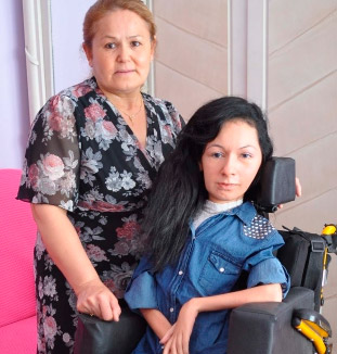 Tek Parmak İle İki Üniversite