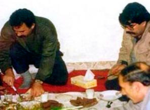 Teröristbaşı Onunla Aynı Karede
