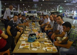 Milletvekili Pazar Esnafı İle İftar Açtı