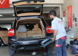 Porsche Marka Aracına Tüp Taktırdı