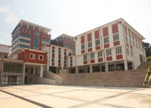 Üniversitede Torpil Skandalı