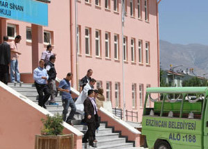 Okulda pompalı tüfekli dehşet: 2 ölü