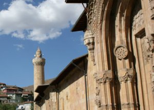 Ecdattan 785 yıl Önce Alttan Isıtma Sistemi