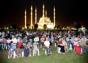 Sanat Tırı'nda Kabe’den Canlı Yayın