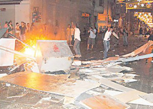Yabancıları Milliyet Muhabirleri Yönlendirdi