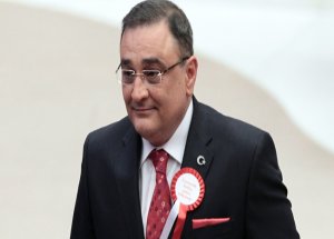 Sinan Aygün'ün Parasına El Kondu