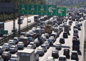 TEM Otoyolunda Bayram Trafiği