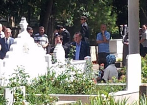 Başbakan Erdoğan'dan Kabir Ziyareti