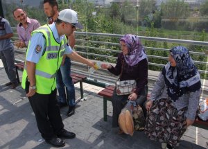 Polis'ten Şeker Gibi Uygulama