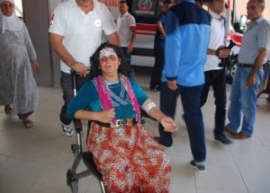 Annesini Kolonya İle Yaktı