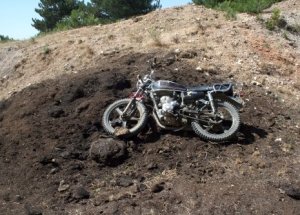 Motosiklet Uçuruma Yuvarlandı