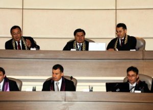 Ak Parti'nin Kapatma Davası Sil Baştan!