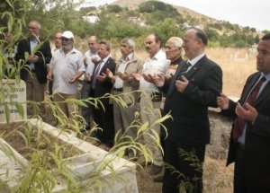 Abbas Sayar Dualarla Anıldı