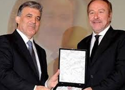 Türk profesör kanseri bitirecek