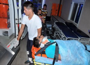 Mültecileri Taşıyan Kamyonet Devrildi