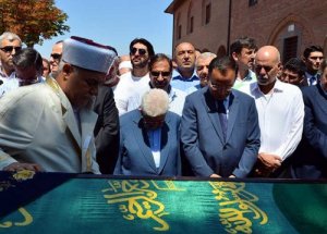 Nihat Hatipoğlu'nun Annesi Toprağa Verildi