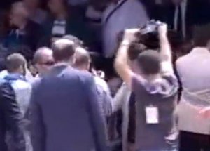 Bekir Bozdağ'a Saldırı Girişimi!