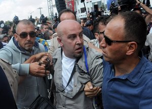 Bekir Bozdağ'a saldıran kişi serbest