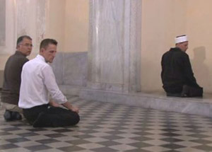 60 Yıl Sonra Açılan Cami İbadete Kapandı