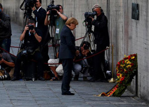 Merkel'den Tartışılan Ziyaret