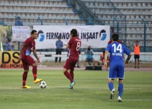 Fırtına Kukesi'yi dağıttı!