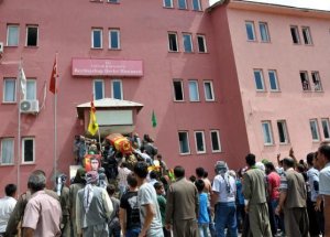 Devlet Hastanesi'nde PKK Şovu