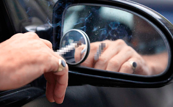 İzmarit Atan Yandı