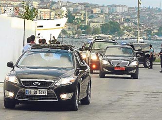 Başbakan'ın konvoyunda kaza