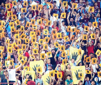 61'de Mısır'a 'RABIA' Selamı