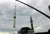 Minare Söküldü, Müslümanlar Ayaklandı