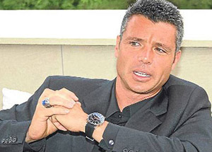 Fenerbahçe Başkanlığına Aday Oldu