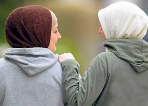 İslamofobi, Müslüman Kadınları hedef Alıyor