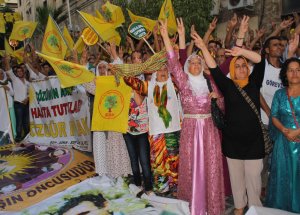 Bdp Mersin'de 'Barış Mitingi' Düzenledi