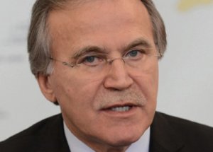 ''Başkomutan'dan rahatsız mı oldunuz?''