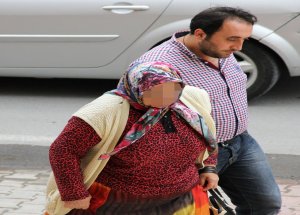 Fuhuş Yaptırmaktan Gözaltına Alınan 74'lük Nine Serbest