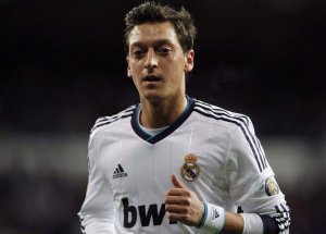 Mesut Özil resmen Arsenal'de