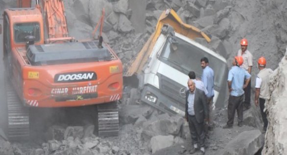 Göçükte Kalan 3 İşçinin Cesedi Bulundu