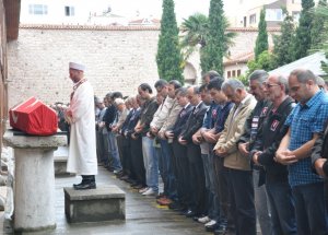Polis Memuru Kansere Yenildi