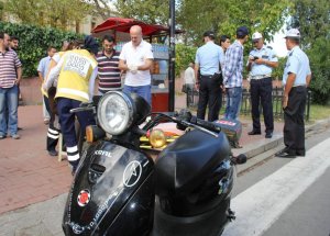 Elektrikli Motosiklet Yayaya Çarptı: 1 Yaralı
