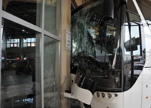 Otobüs Şoförü Vitesi Karıştırınca...