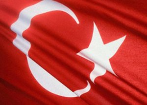 Türk Bayrağına Çirkin Saldırı