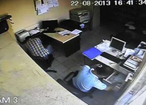 Amirlerden Polis Karakoluna 'Kumar' Baskını!
