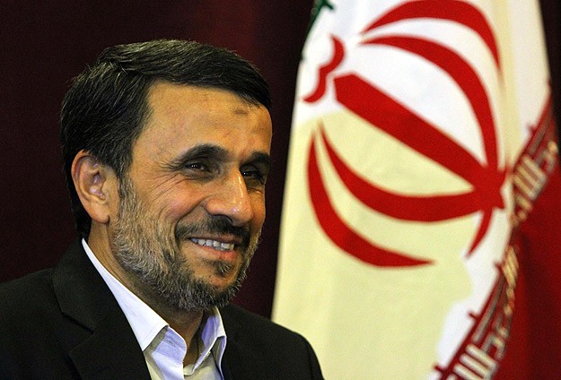 Ahmedinejad Üniversitedeki Görevine Döndü