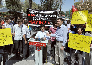 Konya'daki Festivalin İptalini İstediler
