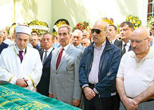 Çapkın’ın Vefat Eden Annesi Toprağa Verildi